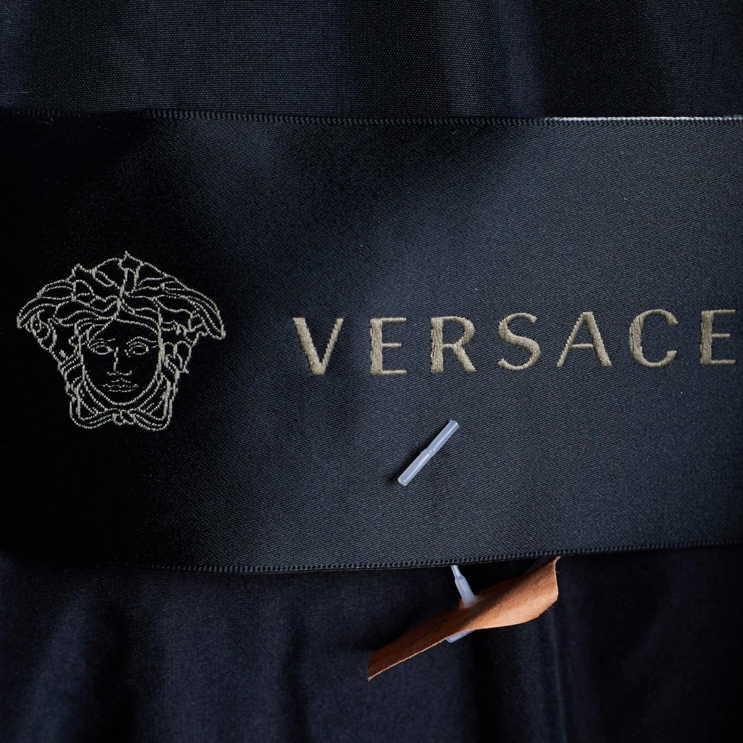 Versace Black & Gold Baroque Print Puffer Down Jacket XL For Men - Image 4