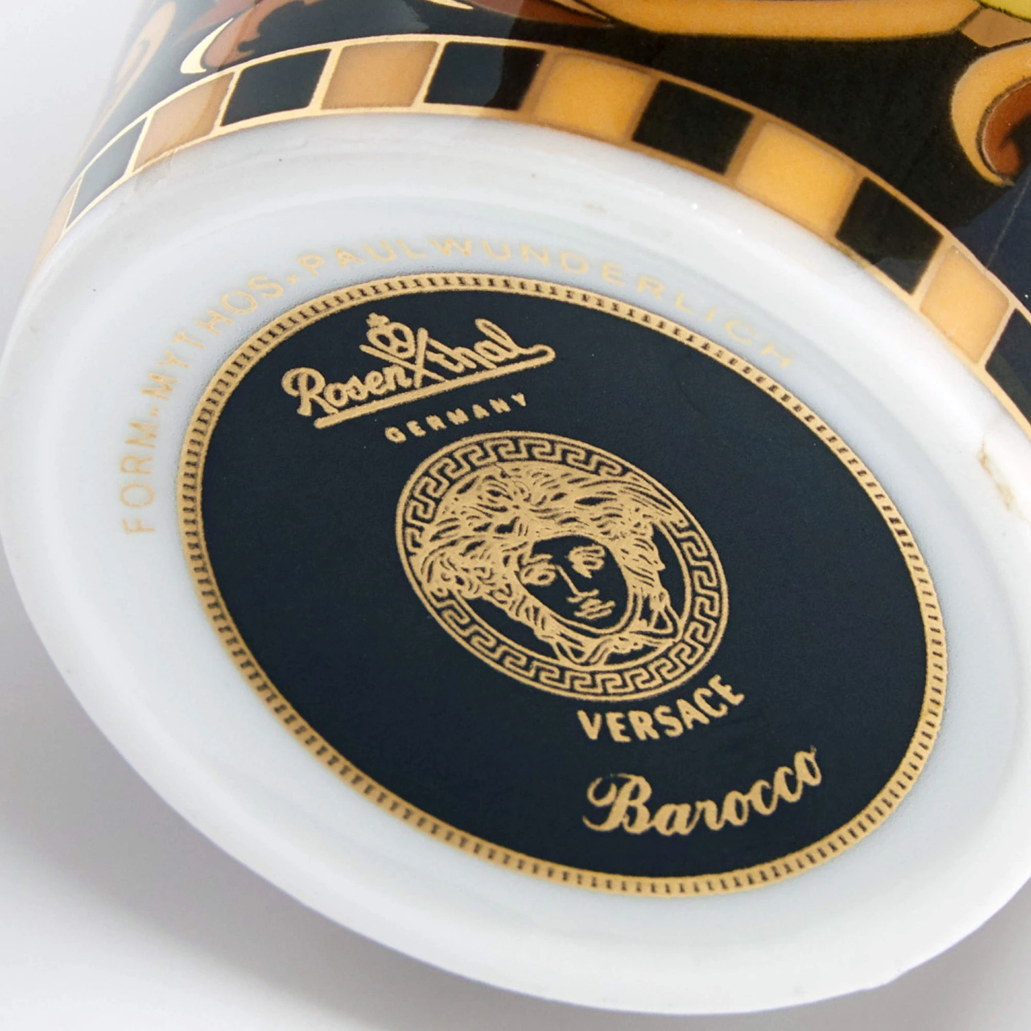 Versace X Rosenthal Black/Gold Porcelain Barocco Espresso Cup And Saucer For Unisex - Image 4