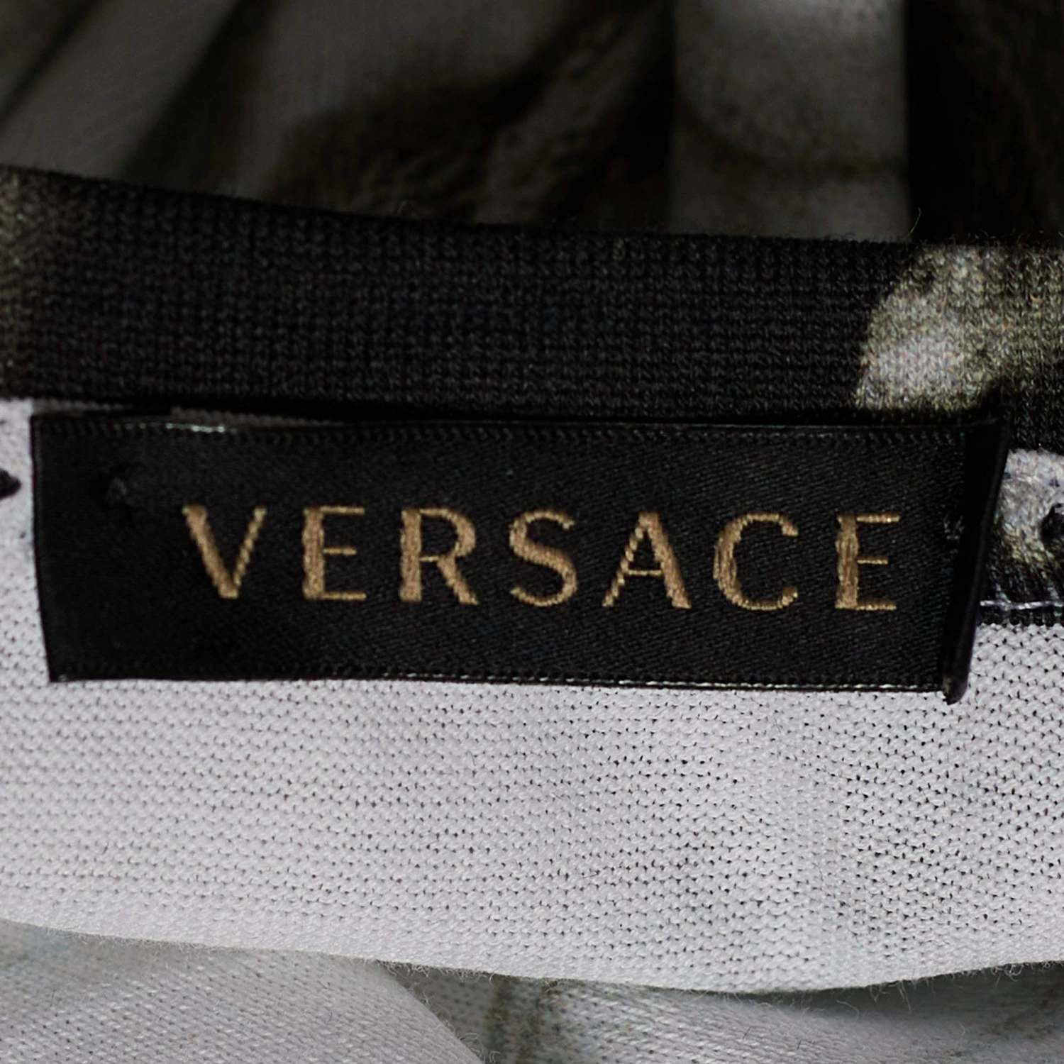 Versace Monochrome Tie-Dye Print Jersey Asymmetric T-Shirt L For Women - Image 4