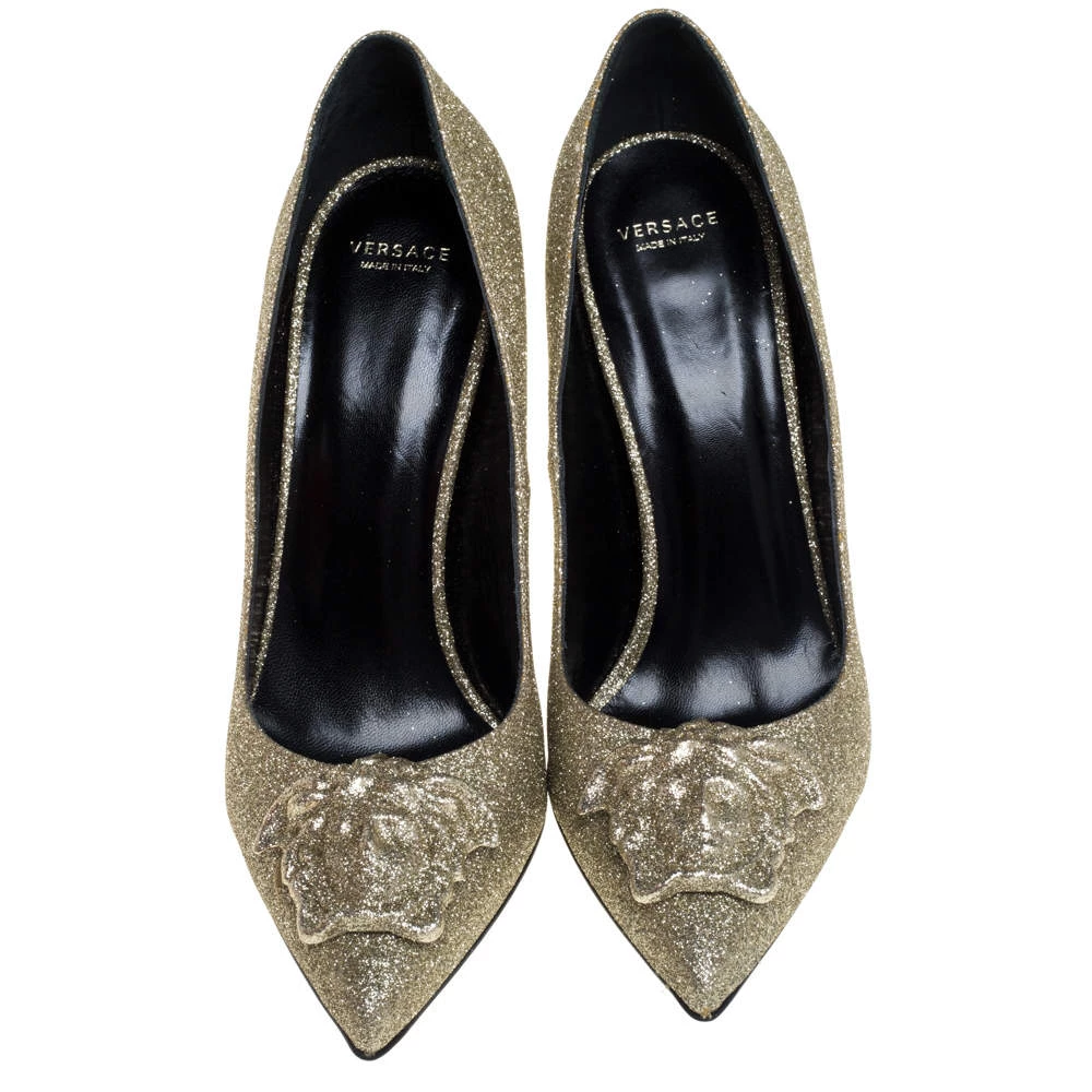 Versace Gold Glitter Fabric Medusa Pointed Toe Pumps Size 40 For Women - Image 3