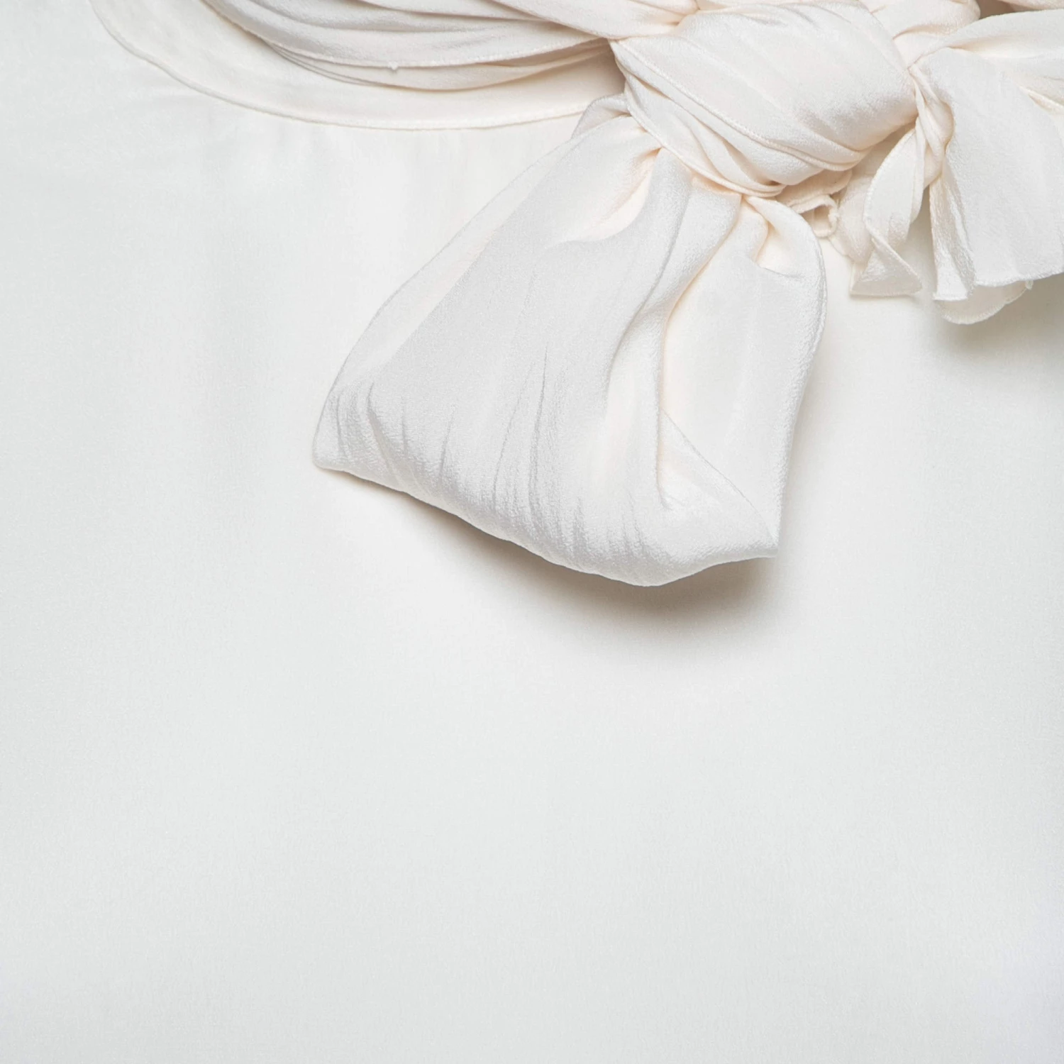 Versace Cream Silk Neck Tie Detail Sleeveless Blouse M For Women - Image 3