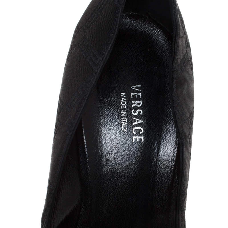 Versace Black Signature Canvas Pointed Toe Pumps Size 40 For Women - Image 7