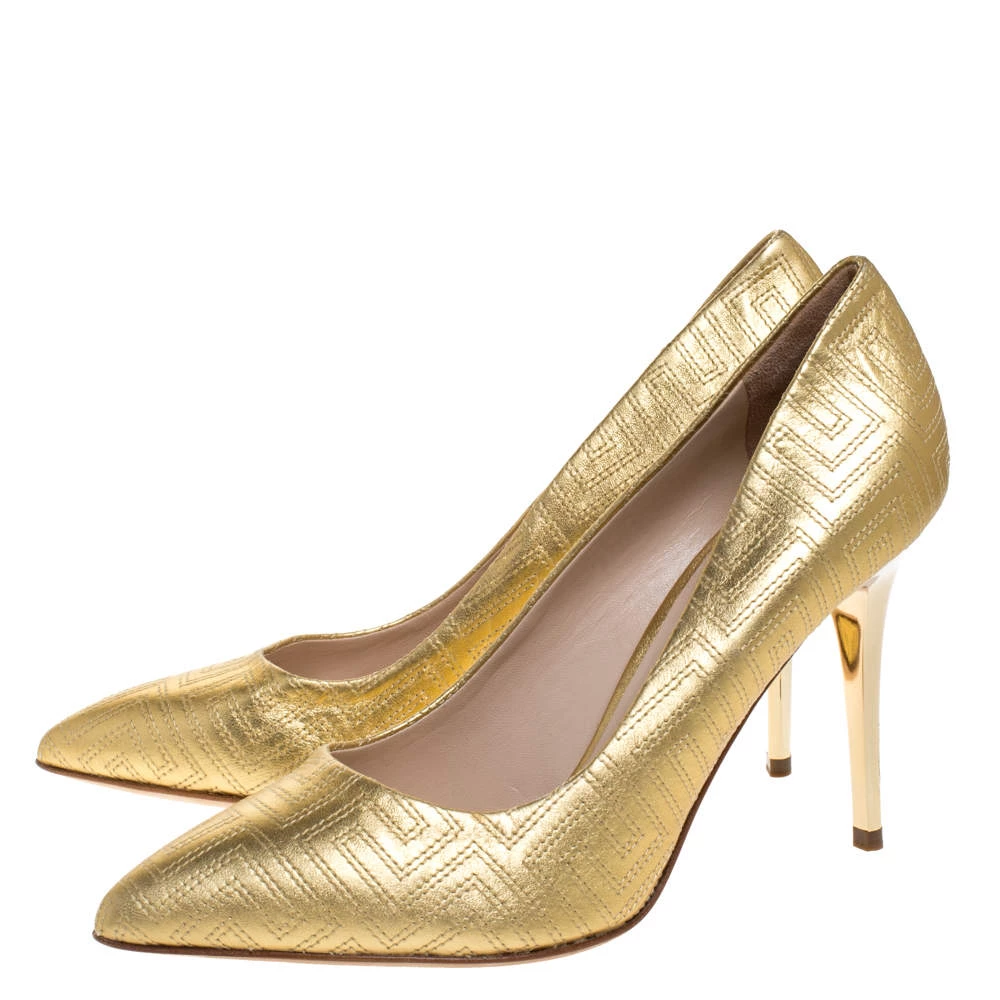 Versace Gold Quilted Leather Pointed Toe Pumps Size 38 For Women - Image 4