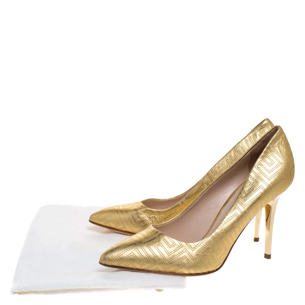 Versace Gold Quilted Leather Pointed Toe Pumps Size 38 For Women - Image 8