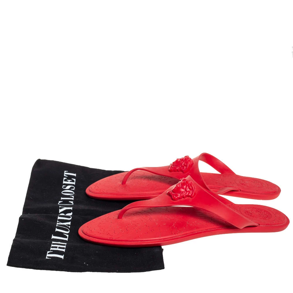 Versace Red Rubber Medusa Thong Flat Sandals Size 39 For Women - Image 8
