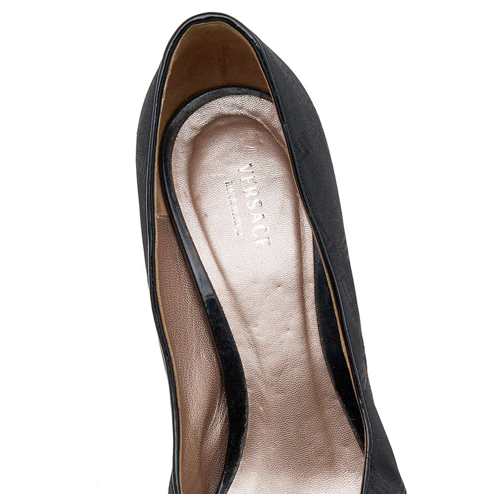 Versace Black Fabric And Patent Leather Medusa Pumps Size 37 For Women - Image 7
