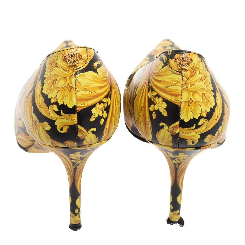 Versace Yellow/Black Barocco Print Leather Pointed-Toe Pumps Size 38 For Women - Image 5