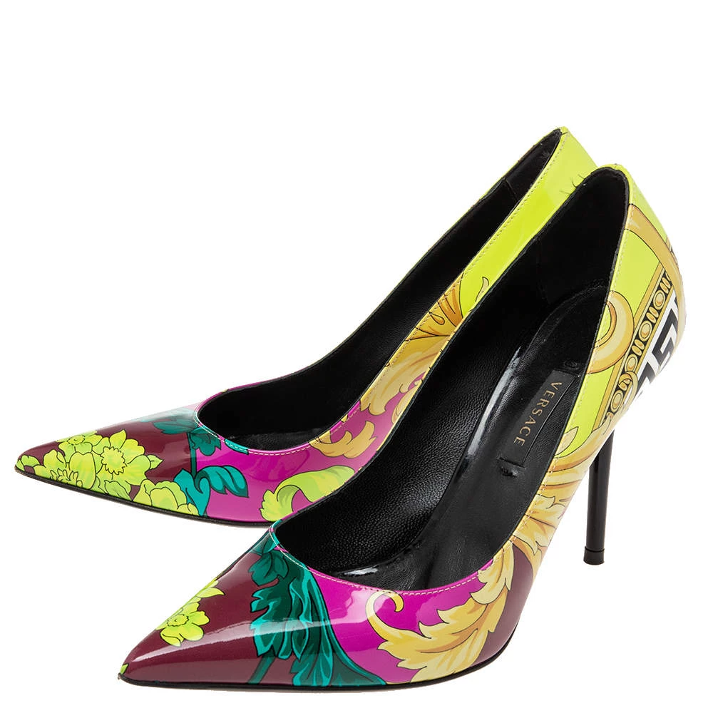 Versace Multicolor Voyage Barocco Print Patent Leather Pumps Size 38 For Women - Image 4