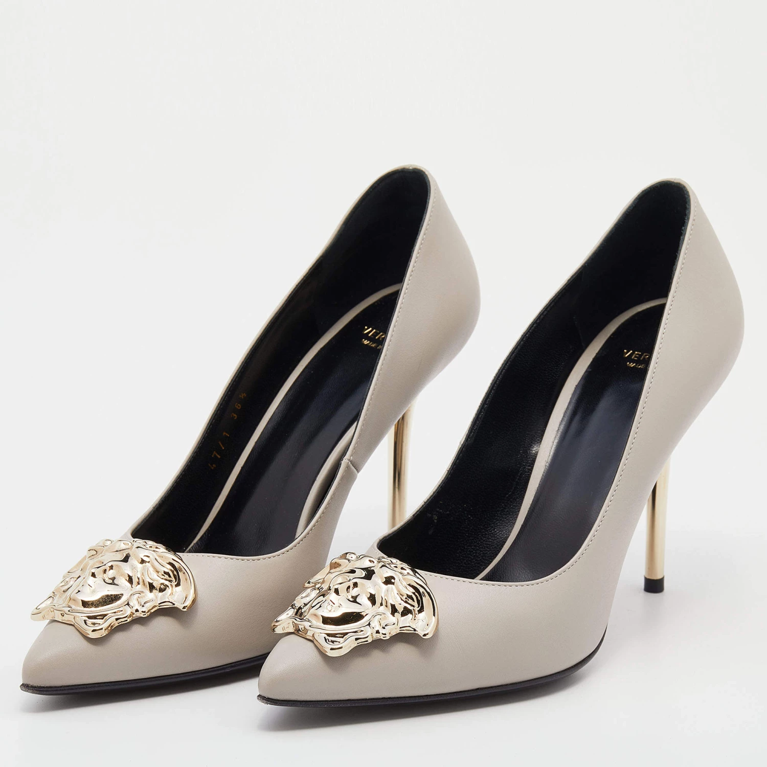 Versace Grey Leather Medusa Pointed Toe Pumps Size 36.5 For Women - Image 2